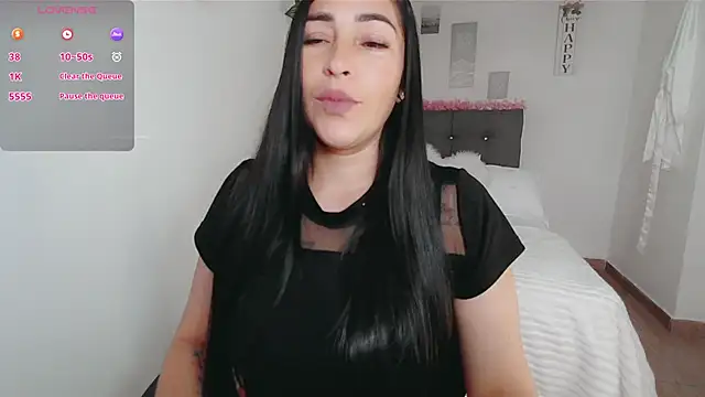 Snapshot of luna_lgomez_ chatting on October 7, 2025, 12:06 pm luna lgomez online show from October 7, 2025, 12:06 pm