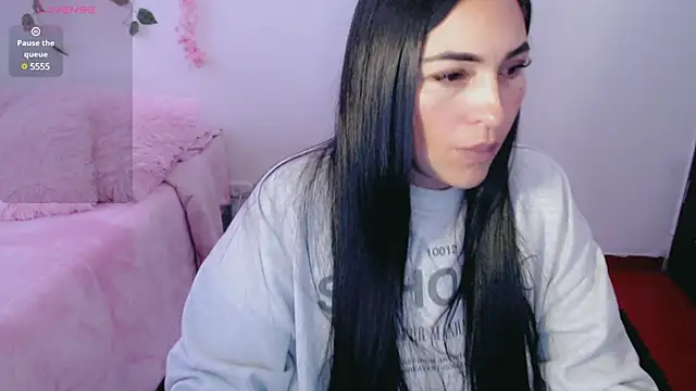 Snapshot of luna_lgomez_ chatting on March 2, 2025, 10:05 am luna lgomez online show from March 2, 2025, 10:05 am