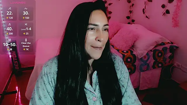 Snapshot of luna_lgomez_ chatting on March 15, 2025, 11:19 am luna lgomez online show from March 15, 2025, 11:19 am