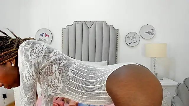 Snapshot of SamantaMarquez chatting on October 2, 2025, 8:12 pm SamantaMarquez online show from October 2, 2025, 8:12 pm