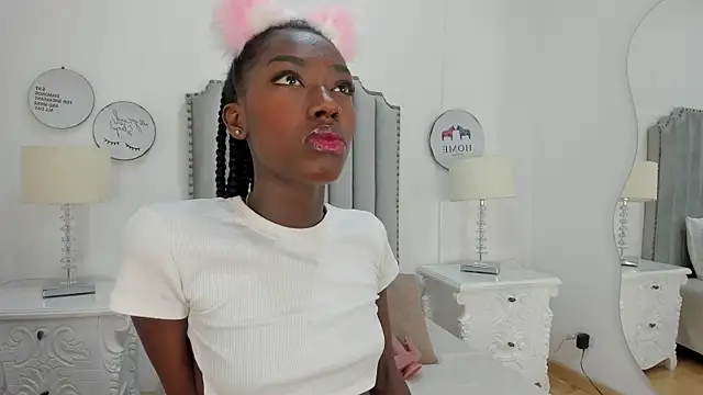 SamantaMarquez online show from October 22, 2025, 7:46 pm