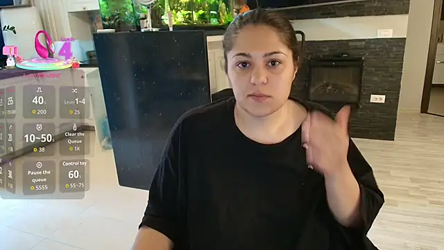 Layla- online show from May 21, 2026, 11:29 am