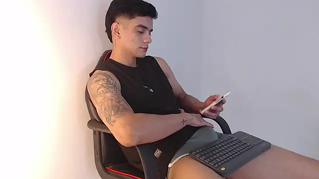 adam levis17 online show from November 23, 2025, 5:06 am