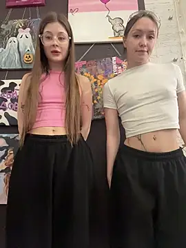 Snapshot of melicious_ chatting on February 28, 2026, 7:19 am melicious online show from February 28, 2026, 7:19 am