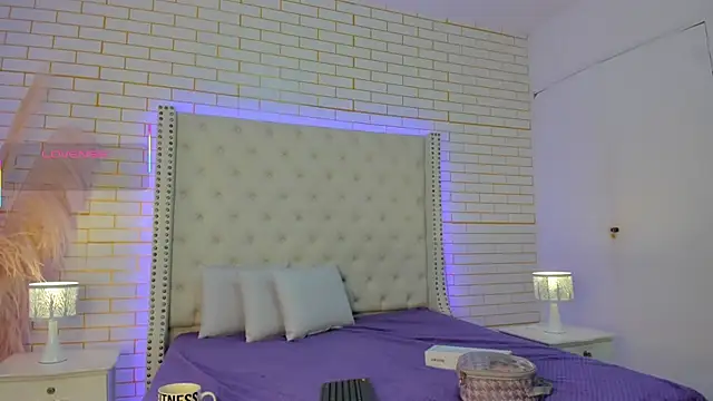 Emilly wilson  online show from October 10, 2025, 11:55 am