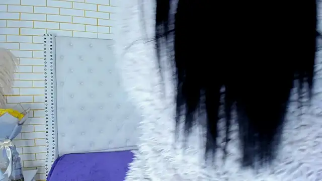 Emilly wilson  online show from September 28, 2025, 11:50 am