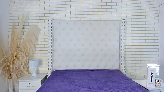 Emilly wilson  online show from October 3, 2025, 12:28 pm