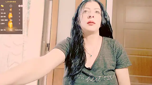 Snapshot of Alina_eve chatting on June 16, 2026, 4:51 pm Alina eve online show from June 16, 2026, 4:51 pm
