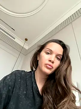 Beverly Hilll online show from October 26, 2025, 12:16 pm