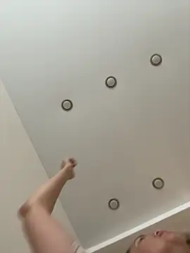 Beverly Hilll online show from October 13, 2025, 12:29 pm