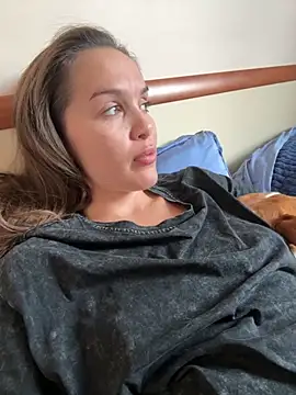 Beverly Hilll online show from October 4, 2025, 1:45 pm