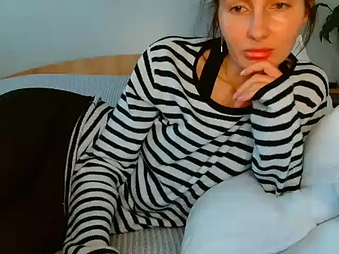 Irina9793 online show from May 1, 2026, 9:03 am