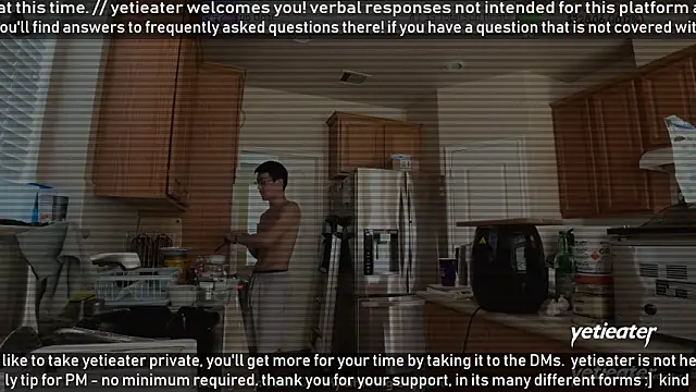 Snapshot of yetieater chatting on April 9, 2026, 5:52 pm yetieater online show from April 9, 2026, 5:52 pm