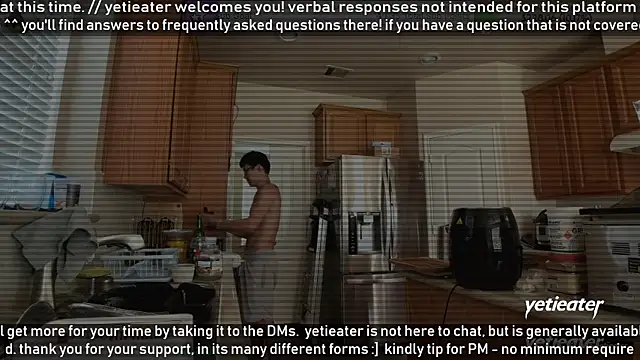 Snapshot of yetieater chatting on April 14, 2026, 4:56 pm yetieater online show from April 14, 2026, 4:56 pm