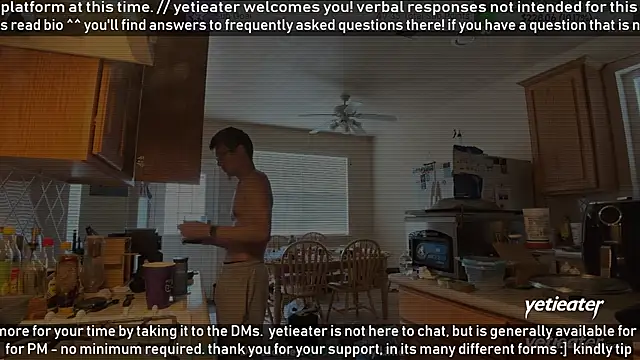 Snapshot of yetieater chatting on April 15, 2026, 5:06 pm yetieater online show from April 15, 2026, 5:06 pm