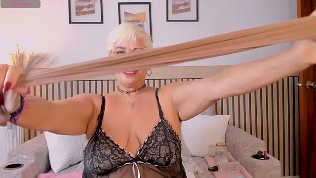 Snapshot of Lucy_Milf_68 chatting on April 1, 2026, 10:49 am Lucy Milf 68 online show from April 1, 2026, 10:49 am