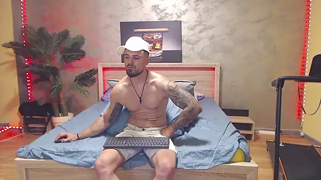 Snapshot of Tiberius_hunk chatting on July 7, 2026, 7:23 am Tiberius hunk online show from July 7, 2026, 7:23 am