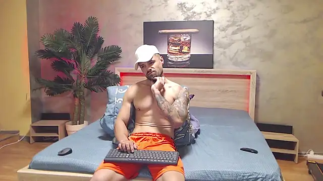 Snapshot of Tiberius_hunk chatting on June 3, 2026, 6:58 am Tiberius hunk online show from June 3, 2026, 6:58 am