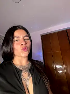 sofia 23x online show from September 12, 2025, 8:41 pm