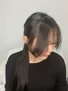 Snapshot of MinaKubo chatting on May 1, 2026, 10:09 am MinaKubo online show from May 1, 2026, 10:09 am