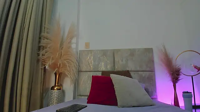 Snapshot of ThaliaHarlow chatting on September 24, 2025, 2:23 pm ThaliaHarlow online show from September 24, 2025, 2:23 pm