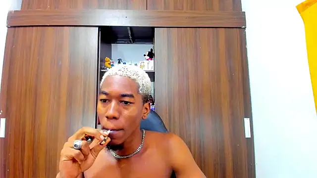 Dreamastercum  online show from October 14, 2025, 1:12 pm