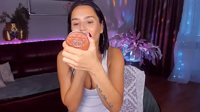 Snapshot of DanaSincere chatting on April 8, 2026, 4:03 am DanaSincere online show from April 8, 2026, 4:03 am