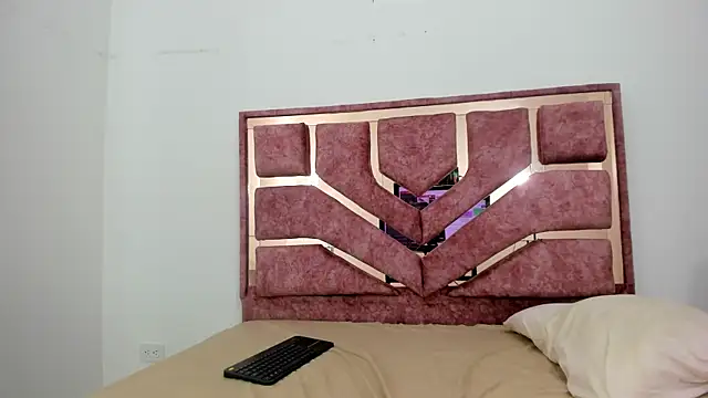 emilyy cooperr online show from March 20, 2025, 6:19 am