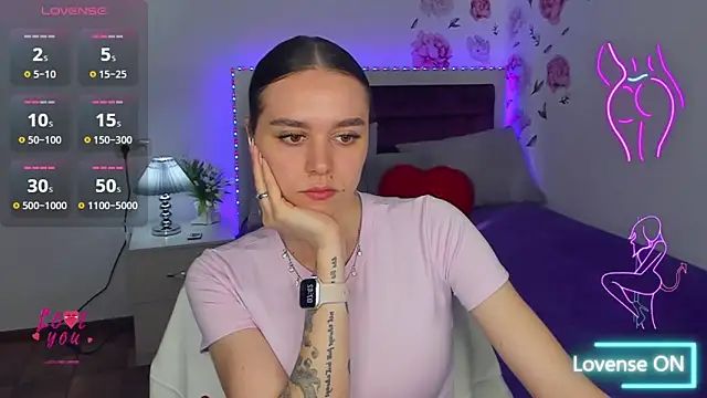 EmelyMason online show from May 6, 2026, 3:43 am