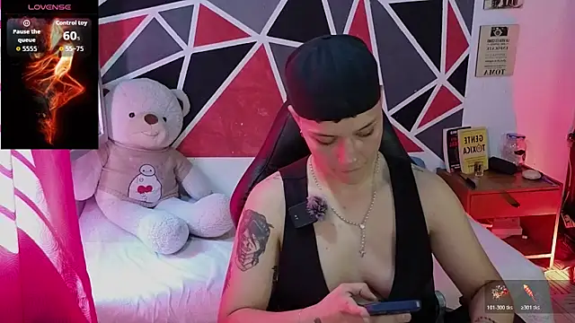 Snapshot of demimoore222 chatting on February 11, 2026, 7:36 pm demimoore222 online show from February 11, 2026, 7:36 pm