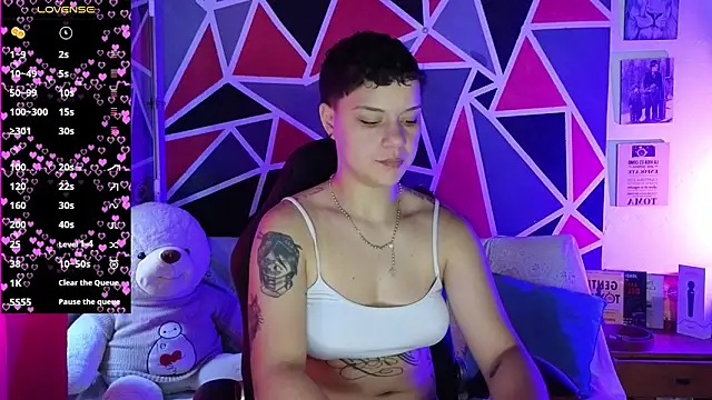 Snapshot of demimoore222 chatting on April 12, 2026, 2:42 pm demimoore222 online show from April 12, 2026, 2:42 pm