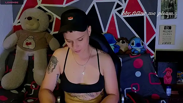 demimoore222 online show from November 16, 2025, 10:46 pm