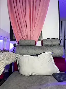 Snapshot of CRAZY-BOY99 chatting on February 18, 2026, 12:34 pm CRAZY-BOY99 online show from February 18, 2026, 12:34 pm