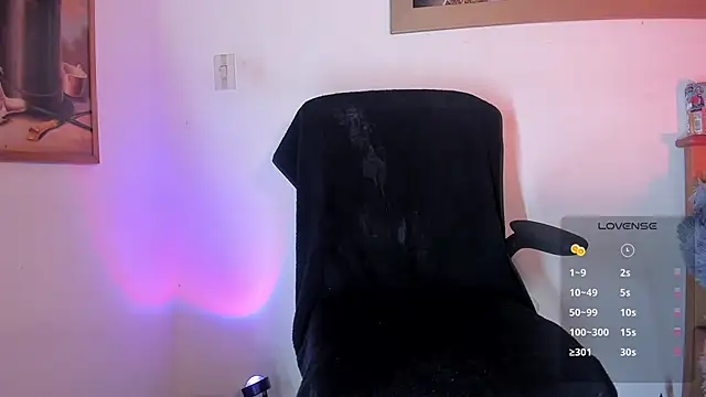 CRAZY-BOY99 online show from April 13, 2026, 9:57 am