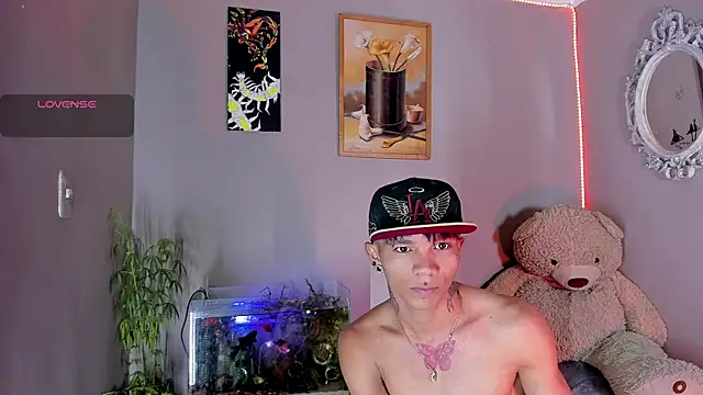 CRAZY-BOY99 online show from November 26, 2025, 9:20 am