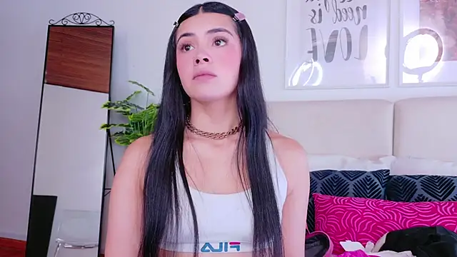 SaritaBratz online show from October 20, 2025, 8:20 pm