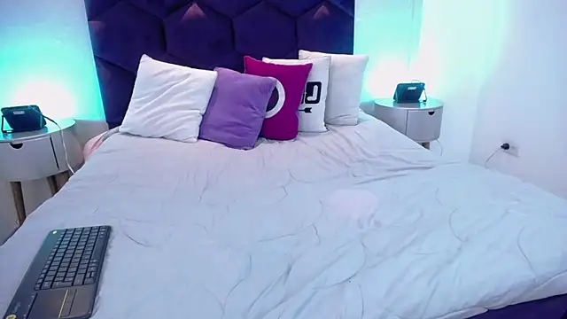 MiiaSuki online show from January 11, 2026, 4:41 am