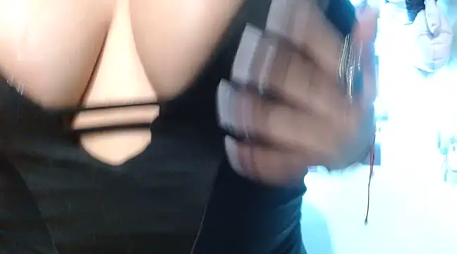 Snapshot of Sali_Poison chatting on March 12, 2025, 9:24 pm Sali Poison online show from March 12, 2025, 9:24 pm