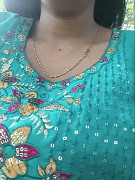 Snapshot of Sexyradha_ chatting on May 23, 2026, 4:44 am Sexyradha online show from May 23, 2026, 4:44 am