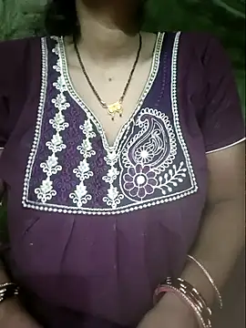 Snapshot of Sexyradha_ chatting on April 21, 2026, 10:49 pm Sexyradha online show from April 21, 2026, 10:49 pm