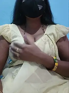 Snapshot of Sexyradha_ chatting on July 6, 2026, 5:15 pm Sexyradha online show from July 6, 2026, 5:15 pm