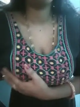 Snapshot of Sexyradha_ chatting on June 29, 2026, 12:17 am Sexyradha online show from June 29, 2026, 12:17 am