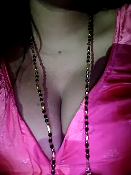 Snapshot of Sexyradha_ chatting on May 6, 2026, 7:40 pm Sexyradha online show from May 6, 2026, 7:40 pm