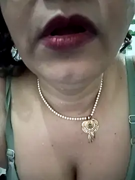 Snapshot of Neha-Bhabhi-Rasily chatting on March 18, 2026, 8:28 am Neha-Bhabhi-Rasily online show from March 18, 2026, 8:28 am