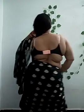 Snapshot of Neha-Bhabhi-Rasily chatting on April 4, 2026, 4:30 am Neha-Bhabhi-Rasily online show from April 4, 2026, 4:30 am