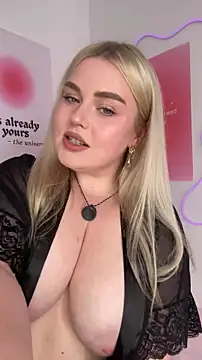 April Vancee online show from May 5, 2026, 2:09 pm