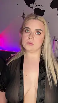 April Vancee online show from October 18, 2025, 1:02 pm