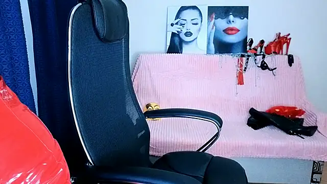 Snapshot of Miss_Alice_Silver chatting on March 13, 2025, 7:28 pm Miss Alice Silver online show from March 13, 2025, 7:28 pm