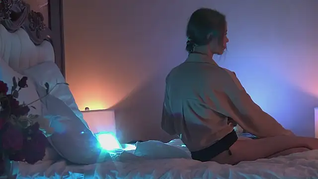 Snapshot of Amanda_River chatting on November 24, 2025, 6:08 pm Amanda River online show from November 24, 2025, 6:08 pm