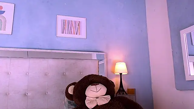 Snapshot of Emily_Castillo_1 chatting on December 21, 2025, 4:58 am Emily Castillo 1 online show from December 21, 2025, 4:58 am